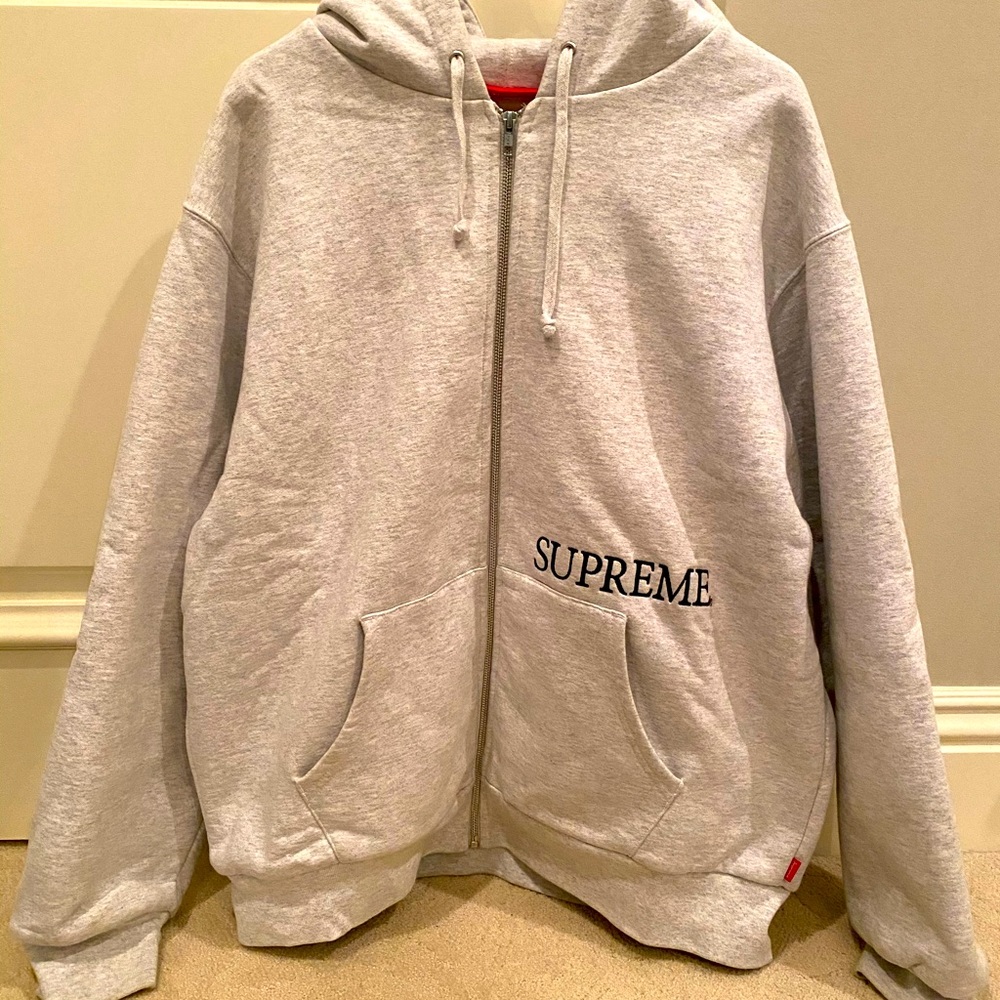 Supreme hoodie “XL”(brand new)